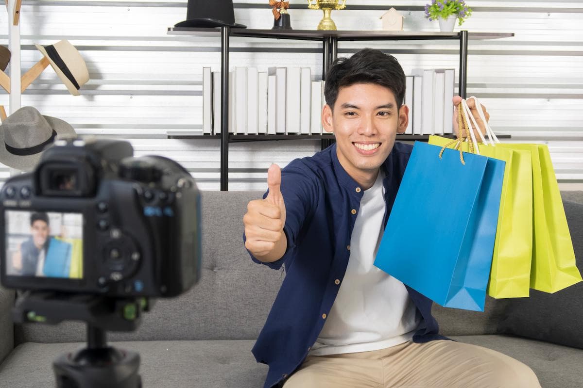 The Role of Brand Advocacy Marketing & Tips to Build It Image Cover